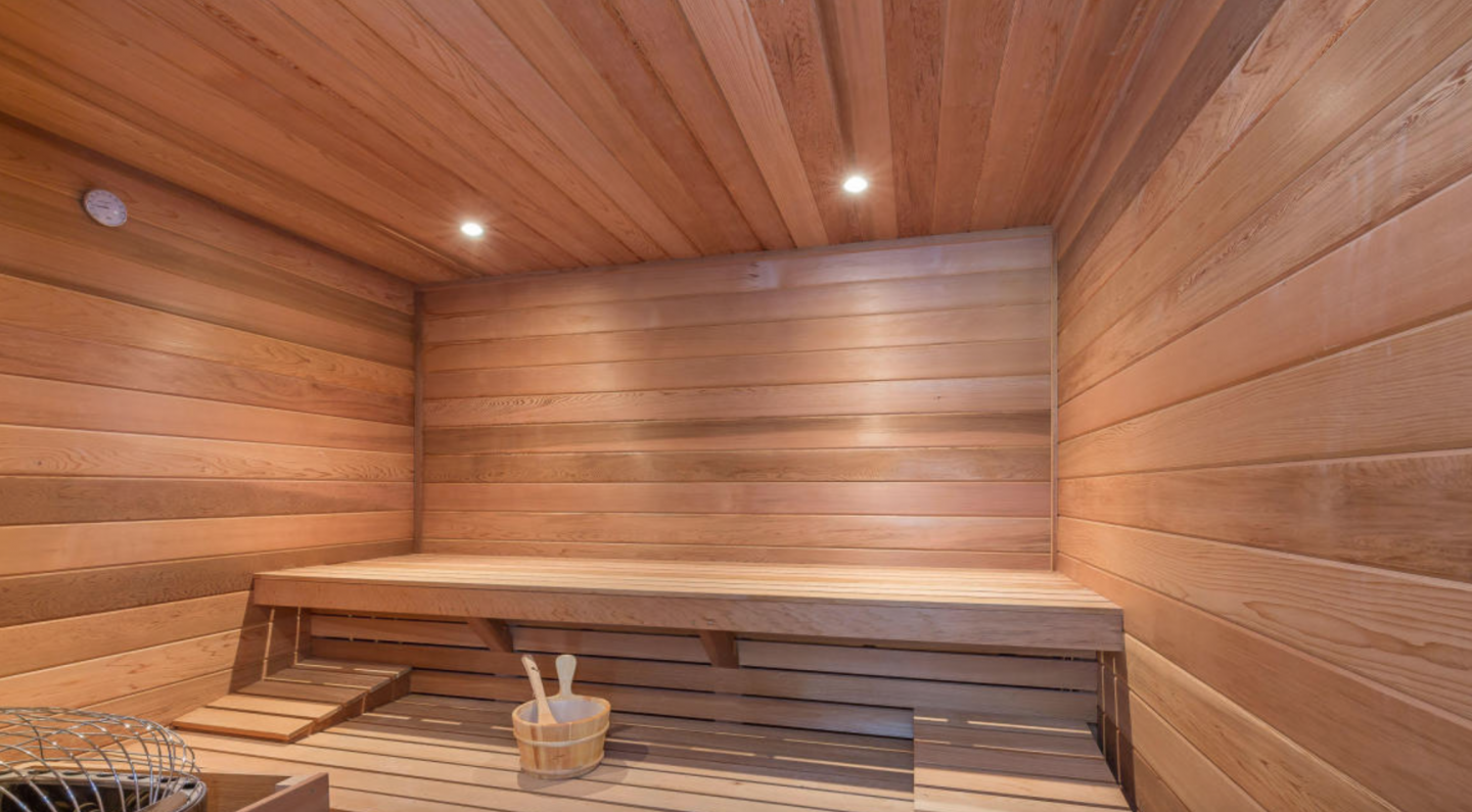 Four-person sauna