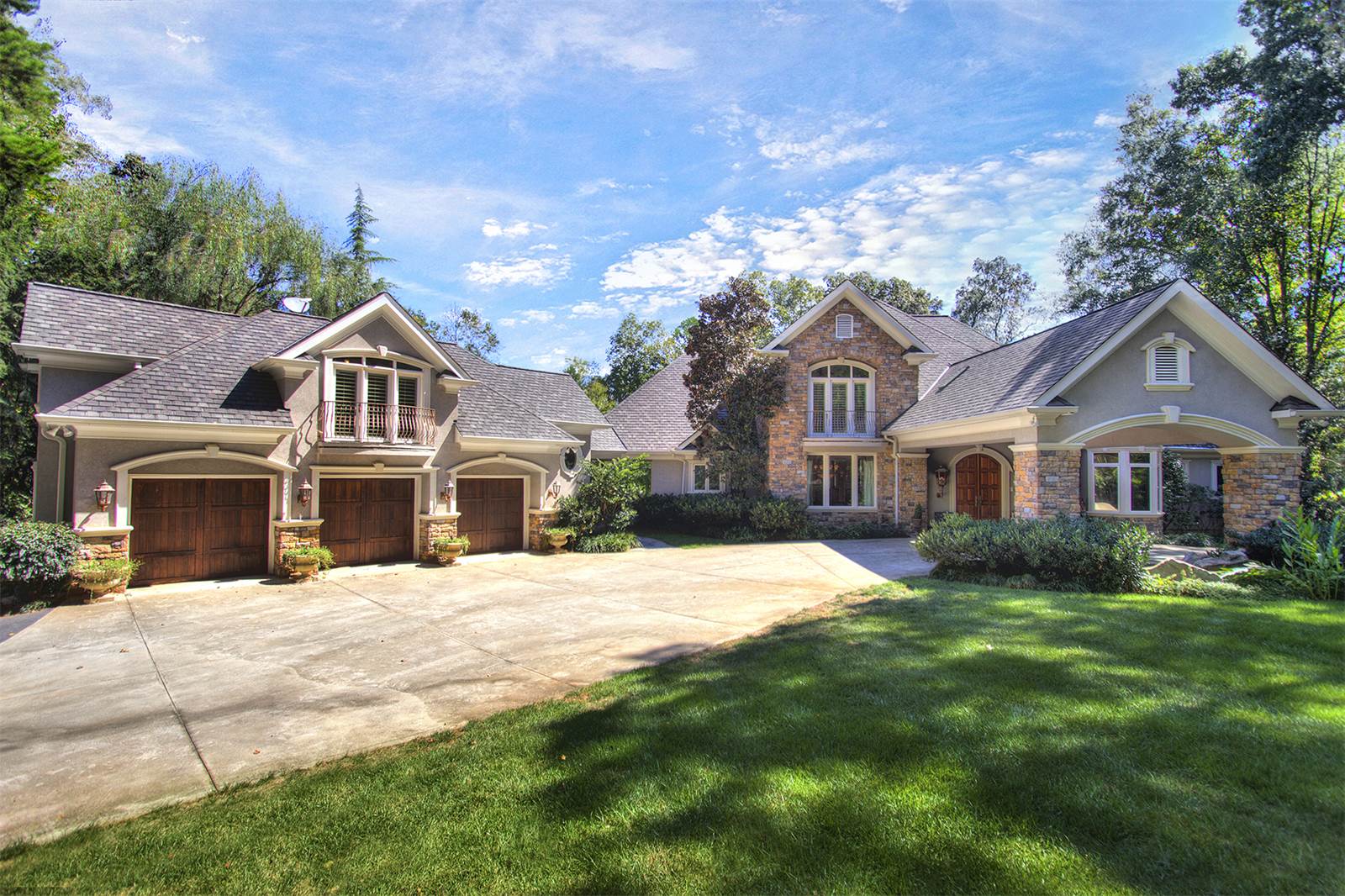 3 Enchanting Lakefront Homes for Sale