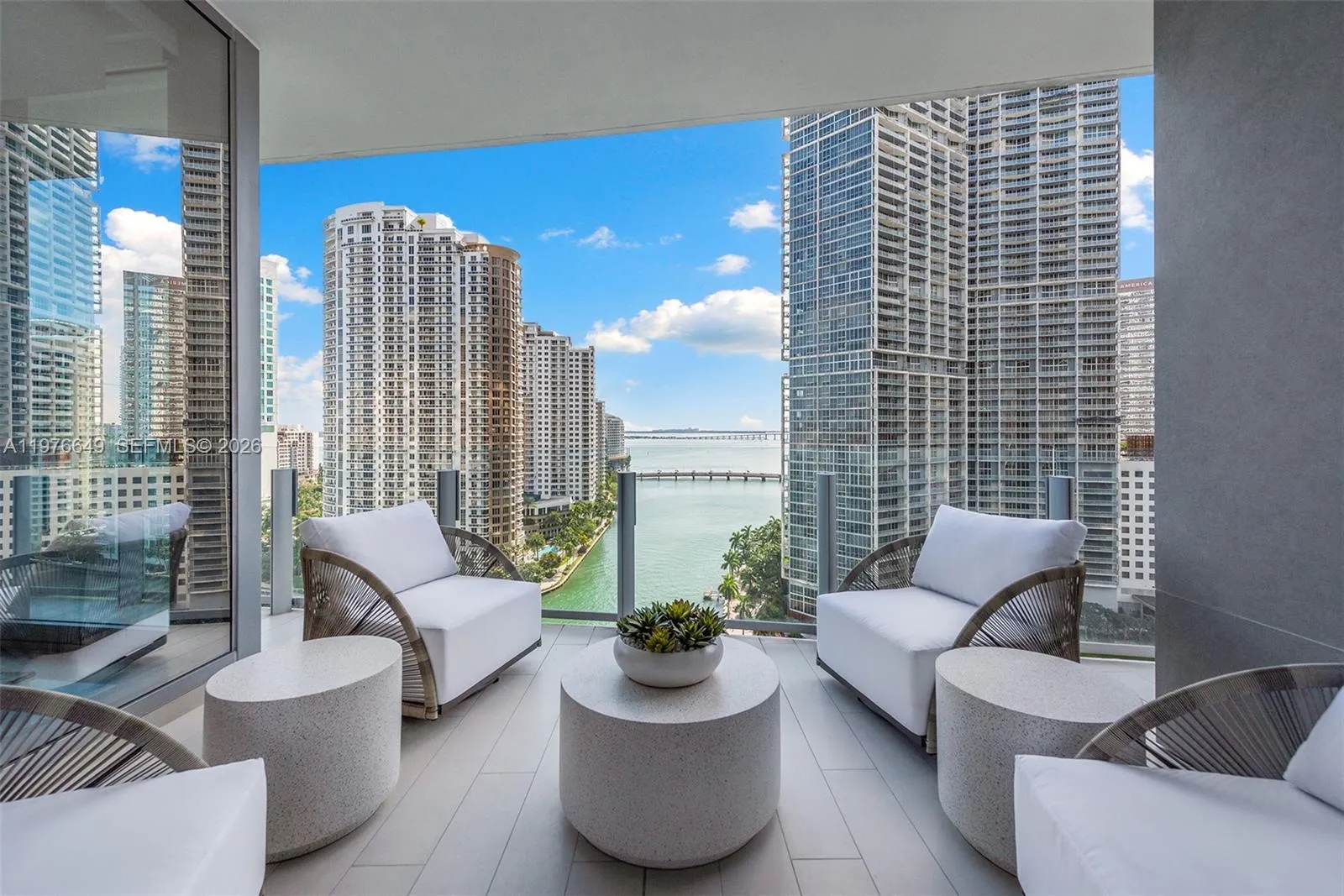 Aston Martin Residences · Residence 1605