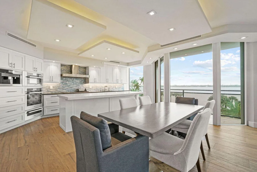 MLS residence at Palm Beach Hampton
