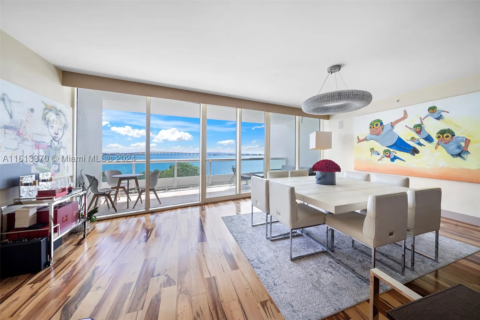 Santa Maria · Residence 704 — interior