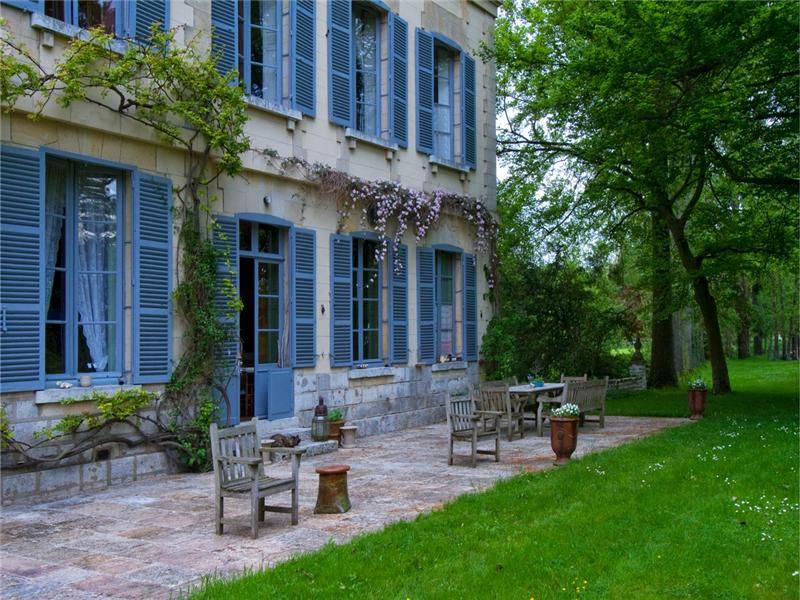 Catherine Deneuve Chateau Side