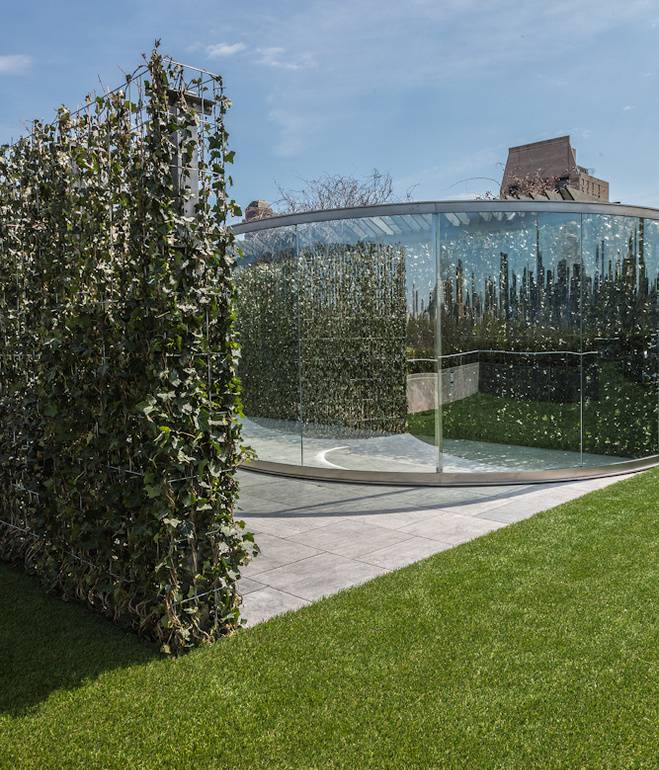met-rooftop-dan-graham-landscape-glass-walls-ivy-hedgerows