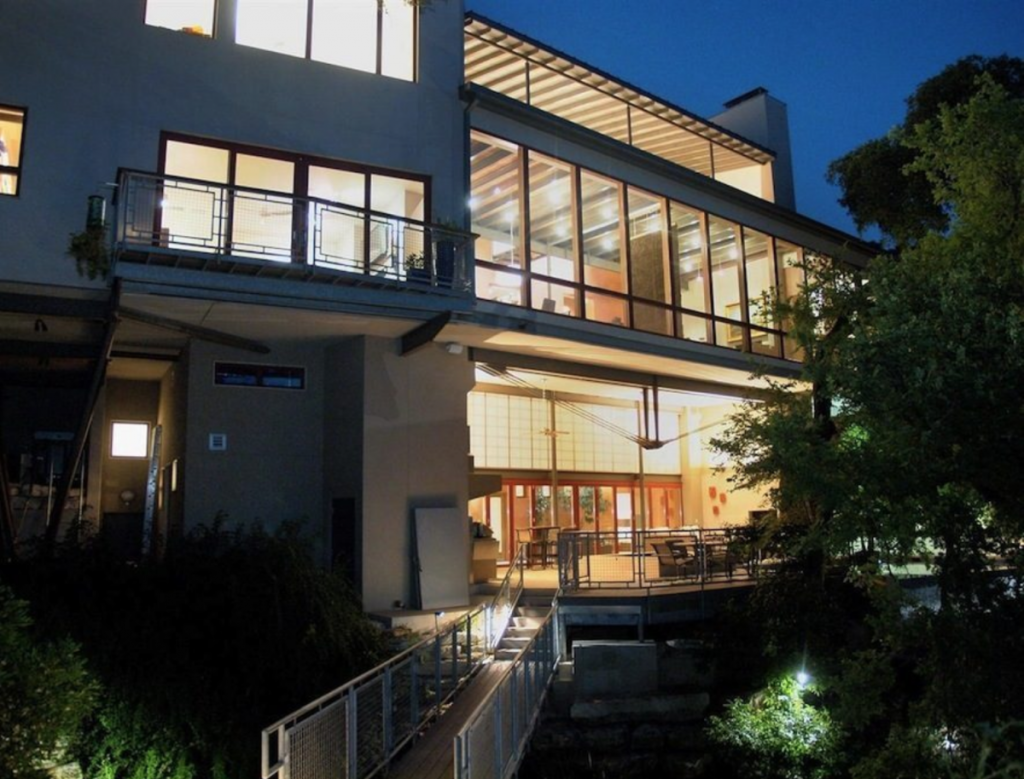 Lake Austin High-Tech Home