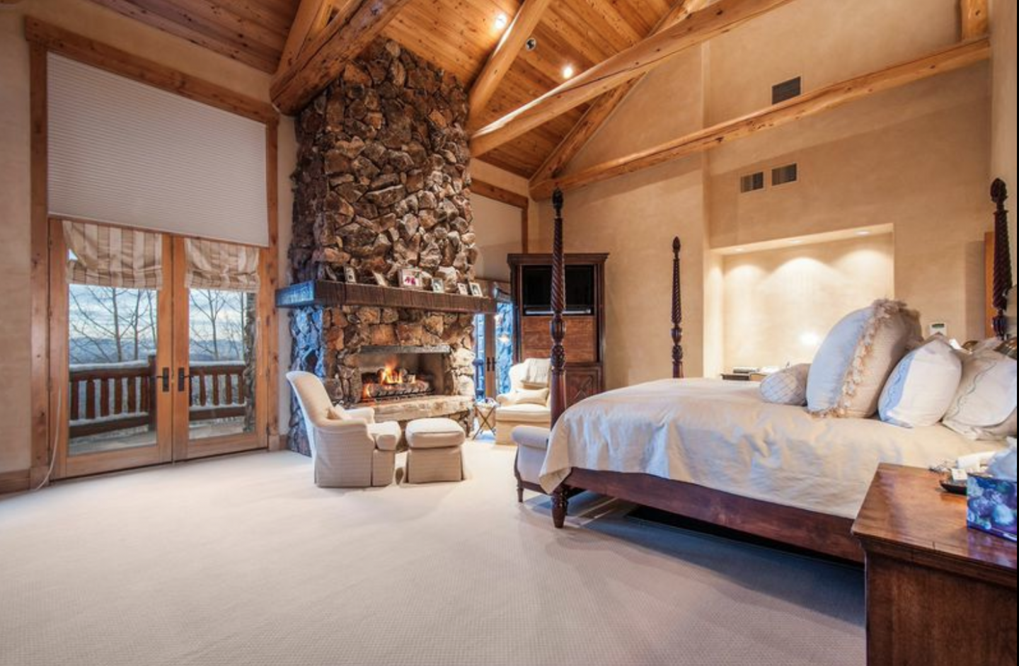 DeCaro Luxury Real Estate Auctions Screen Shot 2014-11-10 at 8.24.14 PM