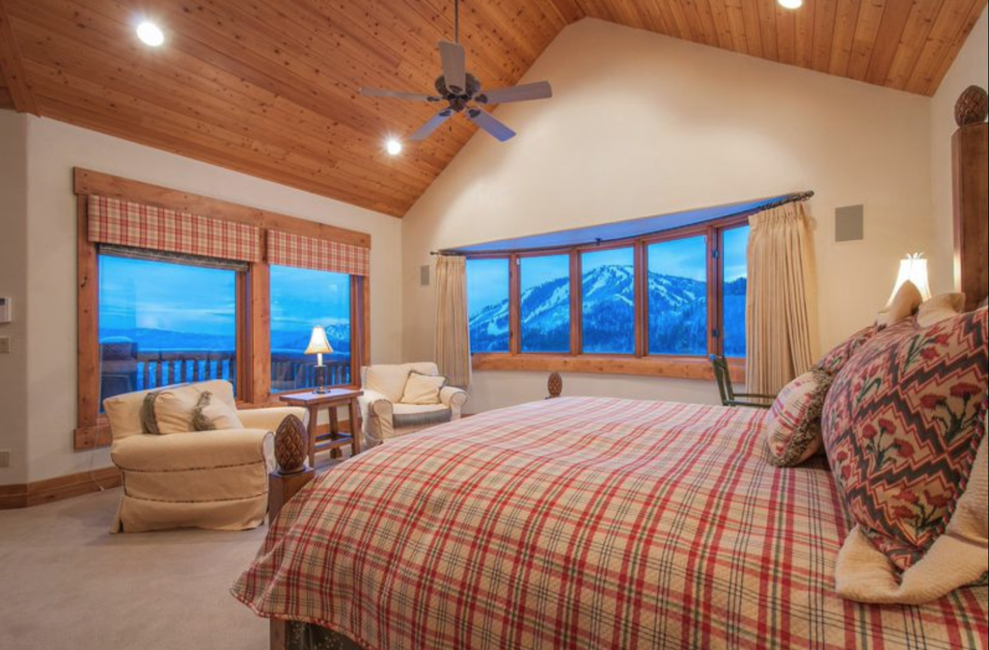 DeCaro Luxury Real Estate Auctions Screen Shot 2014-11-10 at 8.25.02 PM