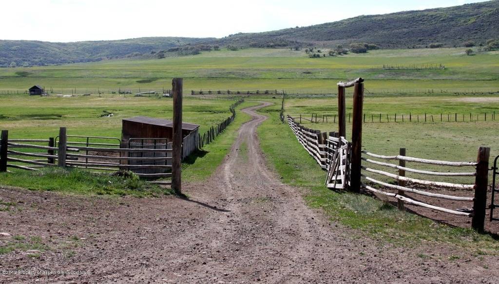 Jeff-Gordon-ranch-fence-65086b