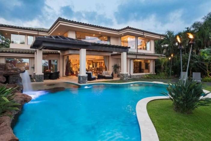 5 Luxurious Island Homes for Sale