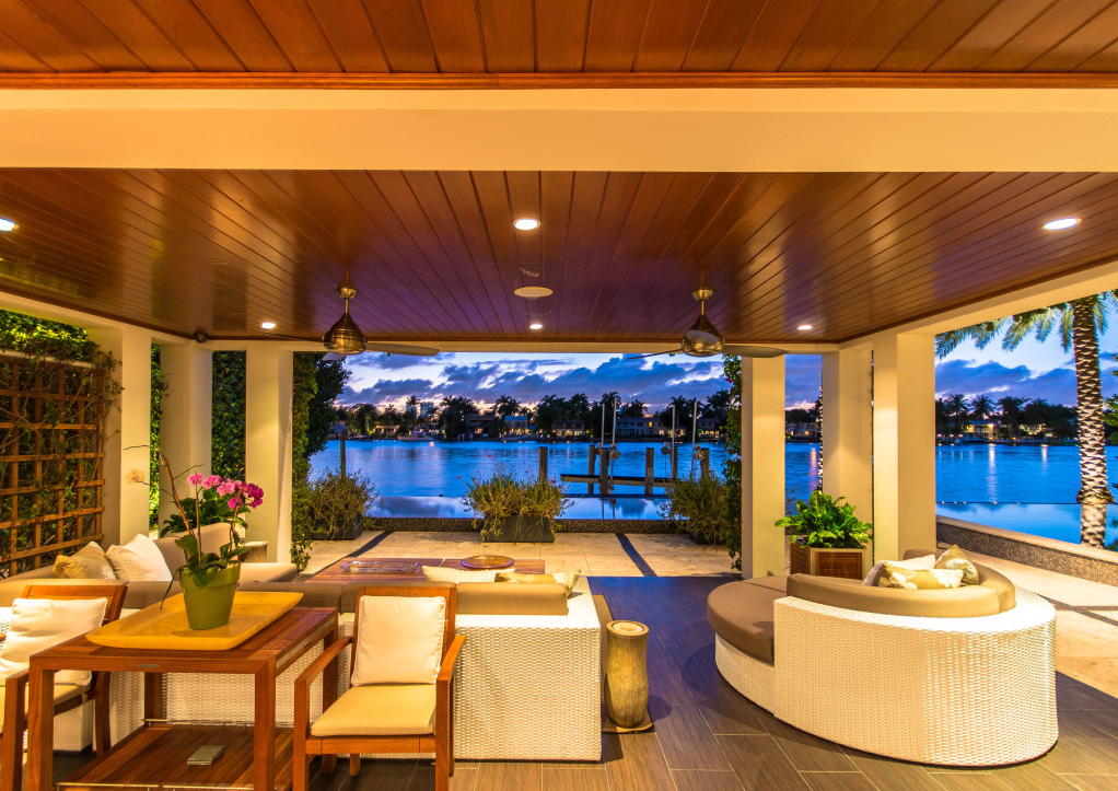 300 West Rivo Alto Drive