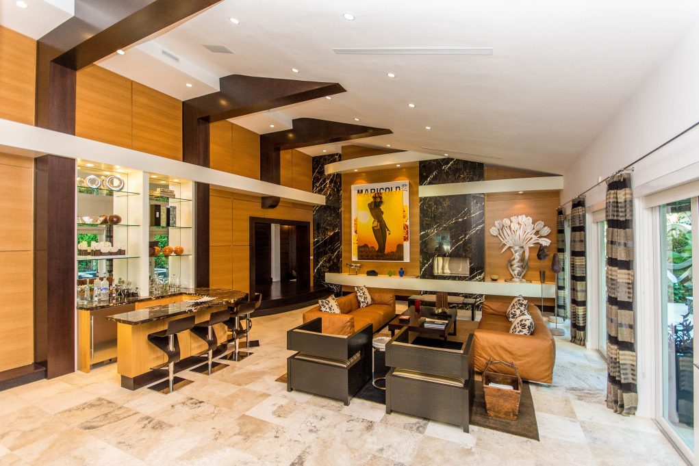 300 West Rivo Alto Drive