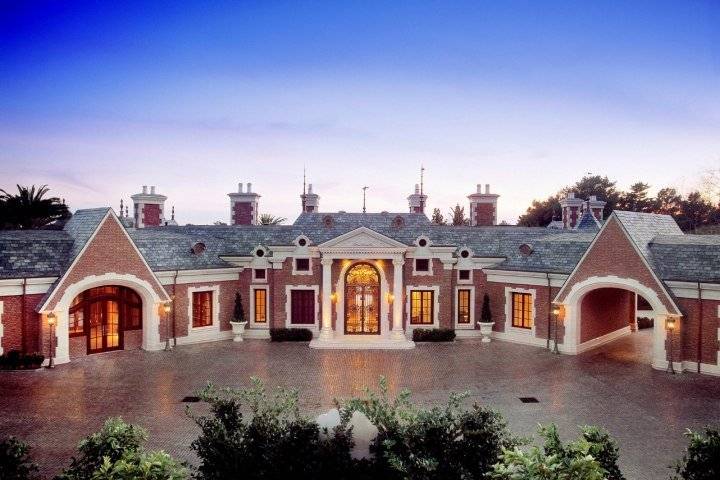 STRIKING FRENCH CHATEAU