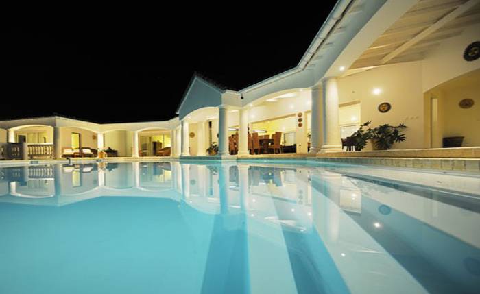 Luxurious secluded meditteranean style villa