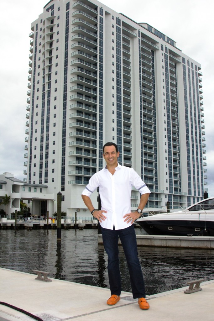 Photo 11 Helio Castroneves in front of North tower