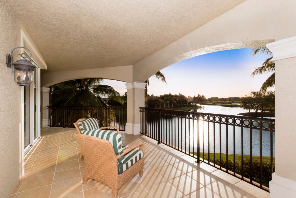 1641 CHINABERRY WAY NAPLES, Florida 34105 FL