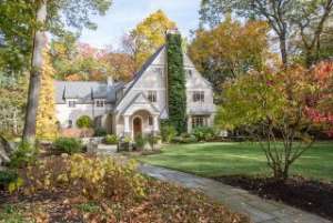 42 Hundreds Circle, Wellesley, Massachusetts