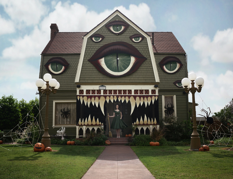 These Halloween Decorated Homes Will Blow You Away!