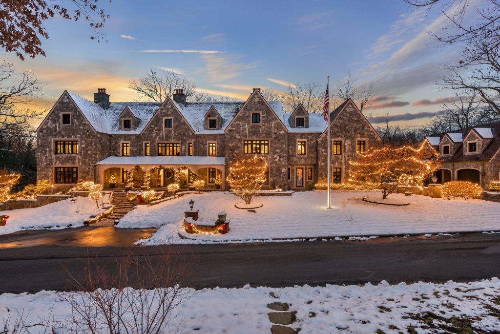 CustomBuilt Private Compound With Captivating Architecture