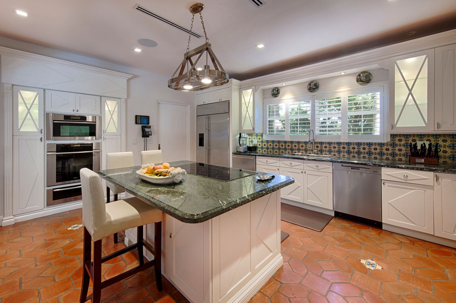 8_Kitchen_5120 Lakeview Dr_14_preview