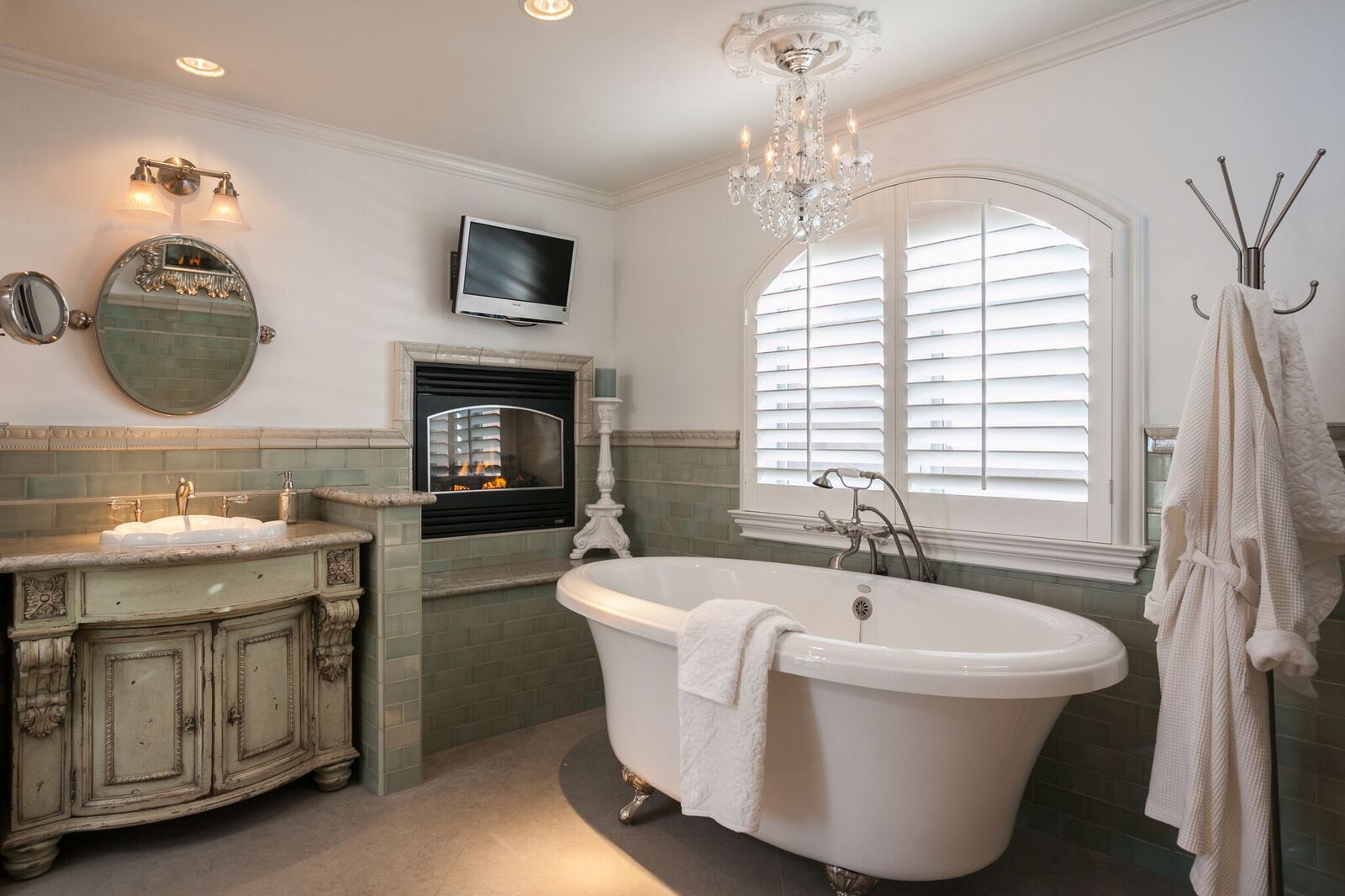 302 Driftwood_MasterBathroom_preview