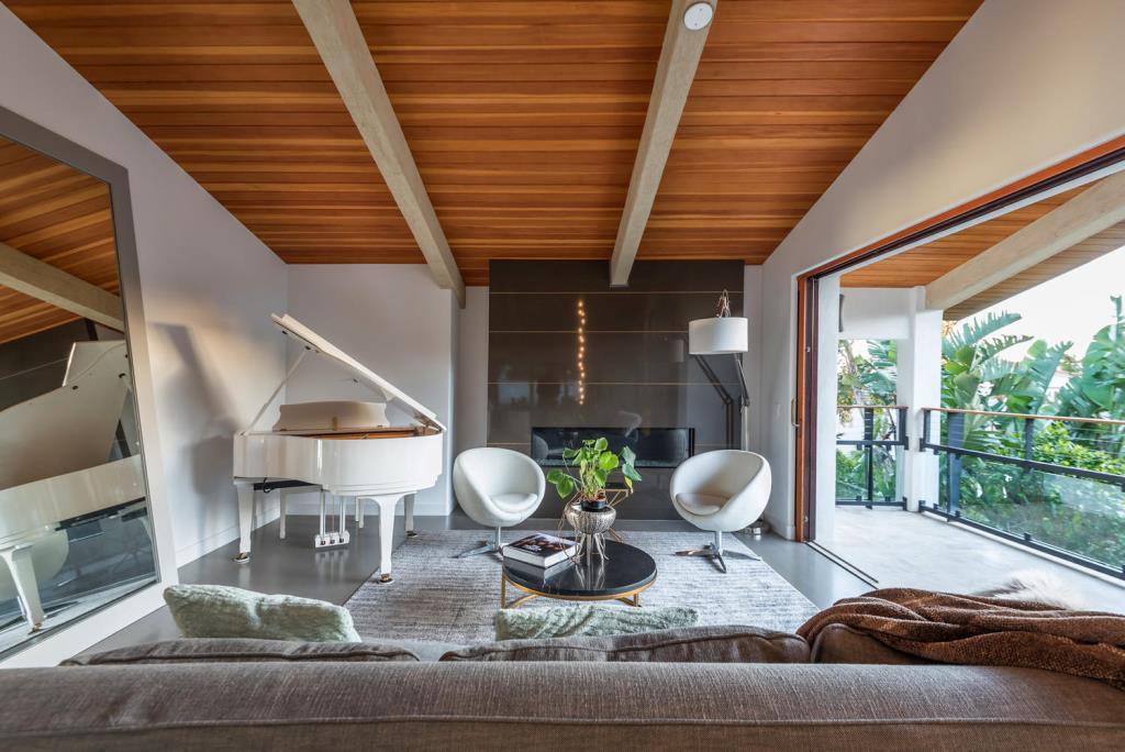 31851 W Sea Level Dr Malibu CA-large-013-31-Living Room-1499x1000-72dpi