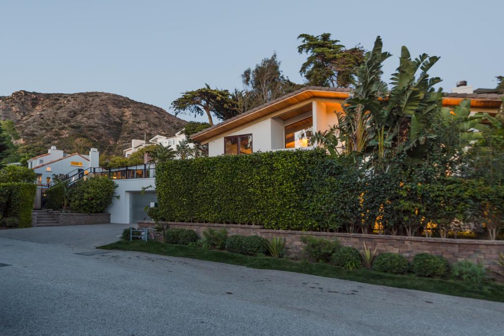 31851 W Sea Level Dr Malibu CA-large-057-40-Exterior  Front-1499x1000-72dpi