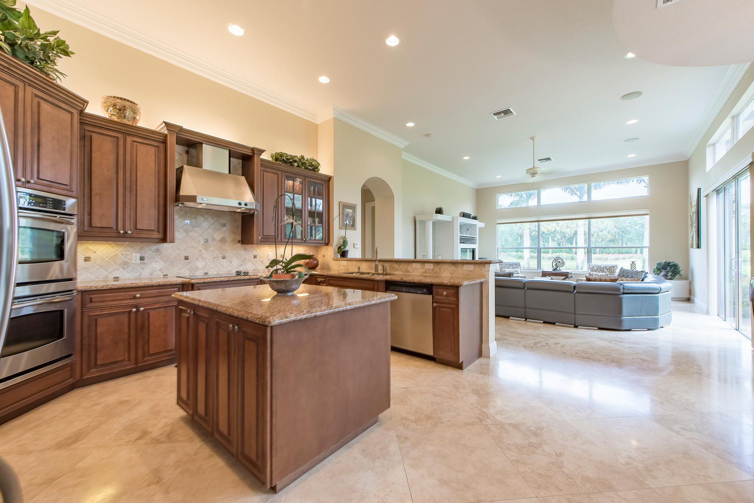 3480 Birch Terrace Davie FL-large-013-48-Kitchen-1499x1000-72dpi