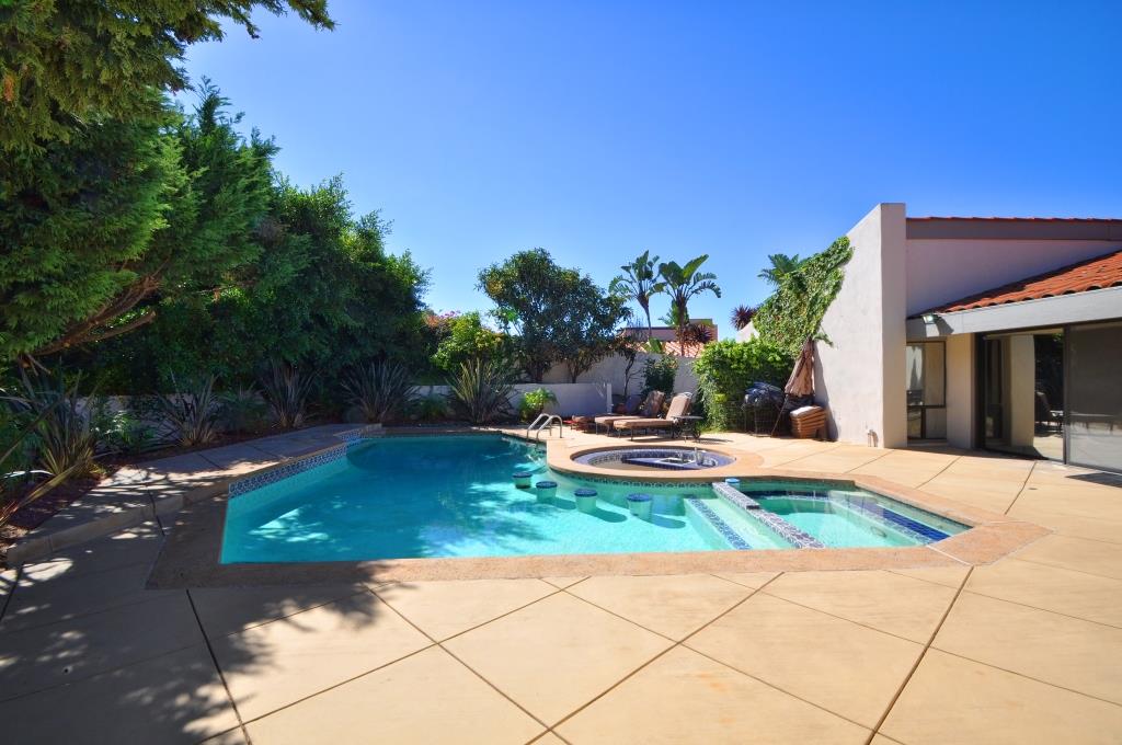 46 Backyard pool 1560 Via Leon