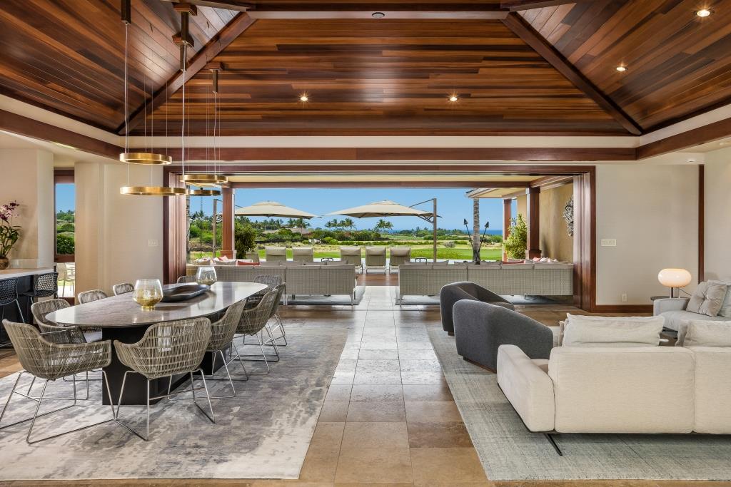 467 Kaupulehu Great rm to view