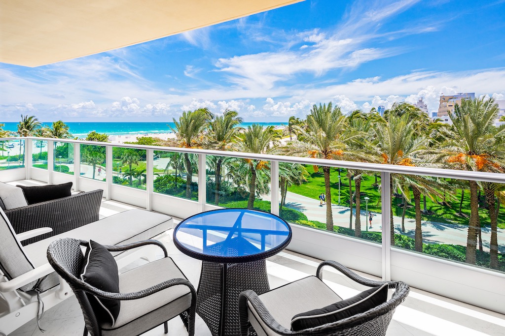 A Spacious Miami Beach Home With Amazing Views