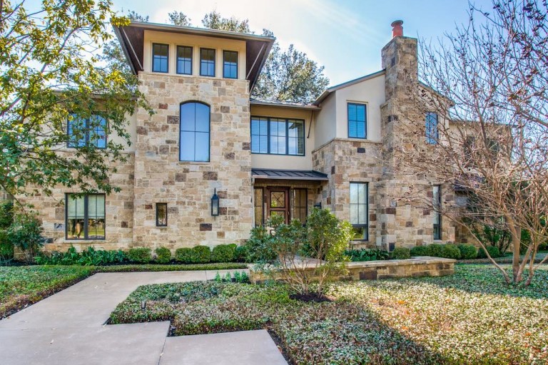 Phyllis Browning Company Presents A Terrell Hills Estate