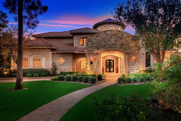 Mike Seder Presents A Custom Home In The Woodlands