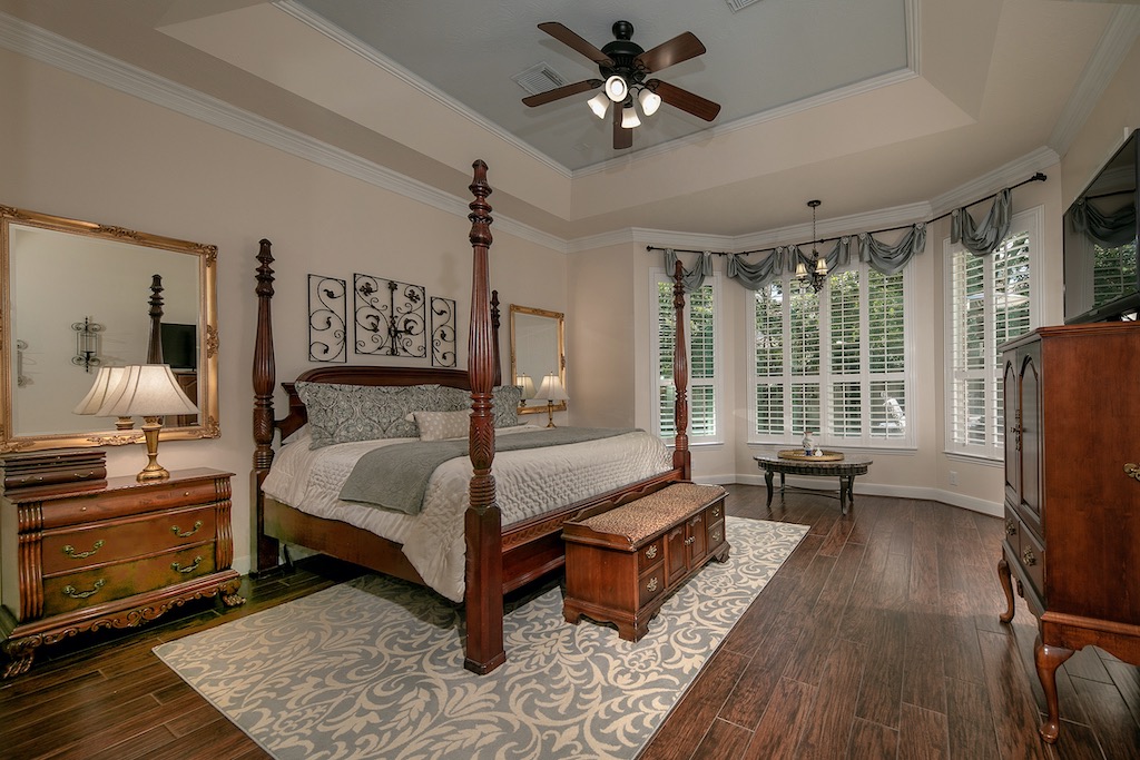 Mike Seder Presents Divine Home In The Woodlands
