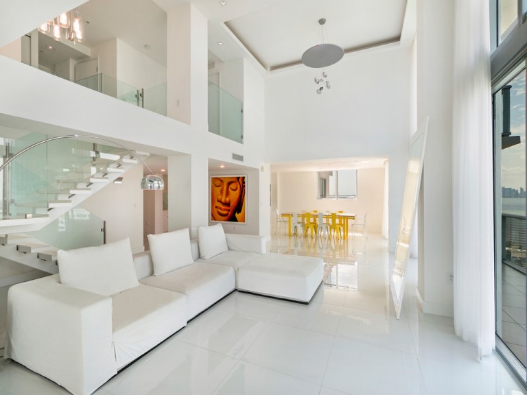 A Superb Penthouse In Miami By Bento Queiroz