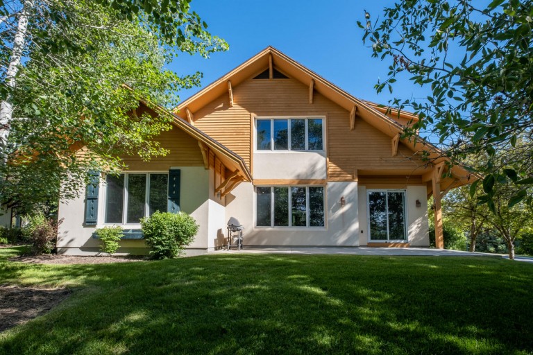 A Superb Valais Home In Midway By Dennis Hanlon