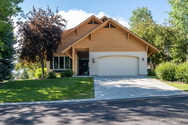 A Superb Valais Home In Midway By Dennis Hanlon