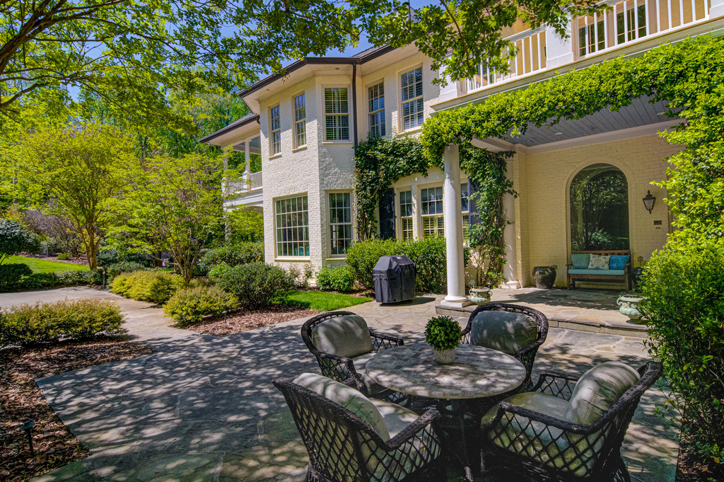 JohnMark Mitchell Presents An Exclusive 4.97 Acres Home In Winston Salem