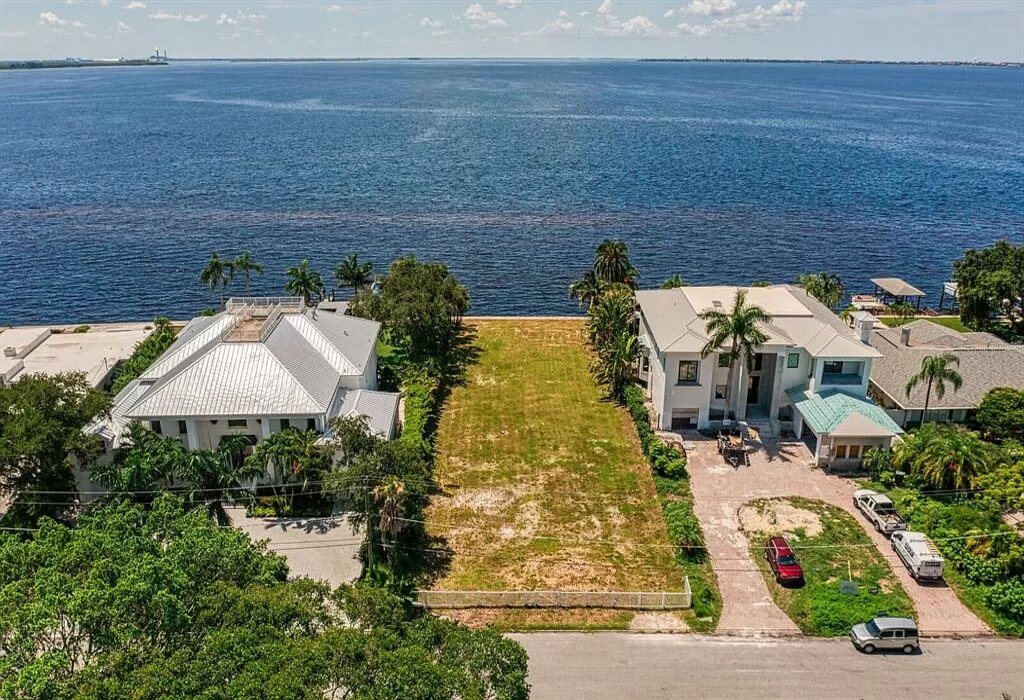 Jennifer Zales Presents A Magnificent Waterfront Building Lot In Tampa Jennifer Zales Presents A Magnificent Waterfront Building Lot In Tampa