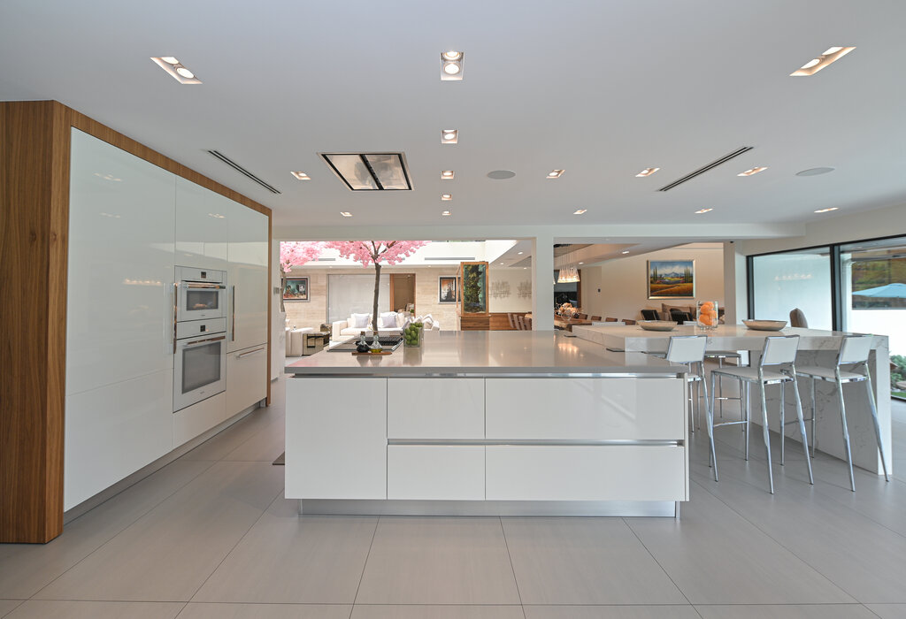 Luis Dominguez & Karl Hueck Present A Stunning Home In Miami Lakes