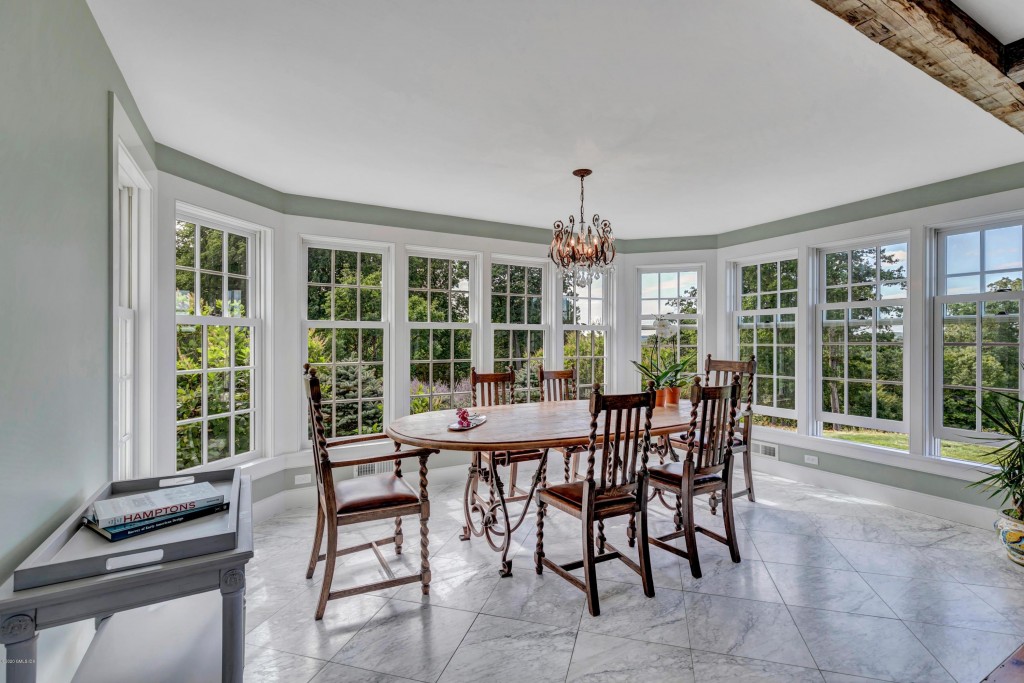 Shelly Tretter Lynch Presents An Elegant 50 Acre Estate In Washington