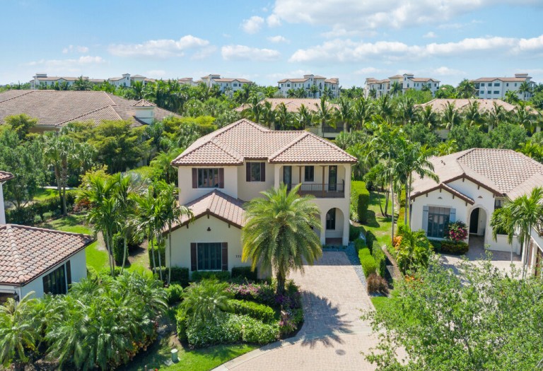 Michelle Thomas Presents An Extraordinary ResortStyle Home In Naples