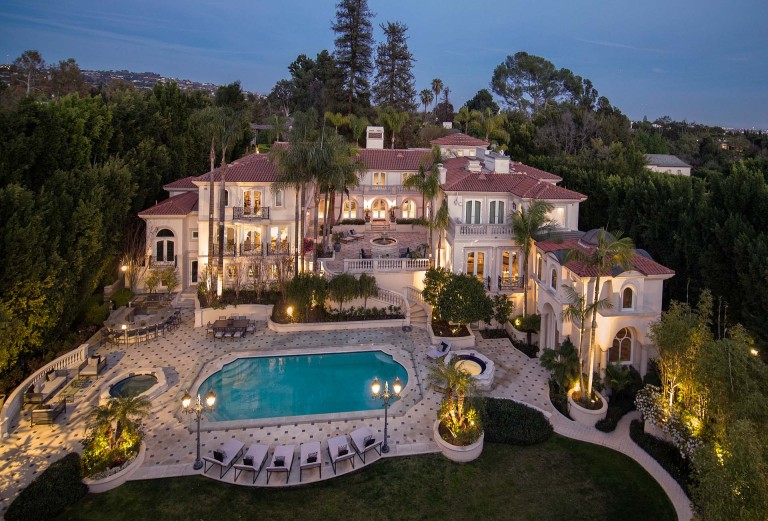 Joyce Rey Presents A Truly Majestic Estate In Bel Air - Haute Residence ...