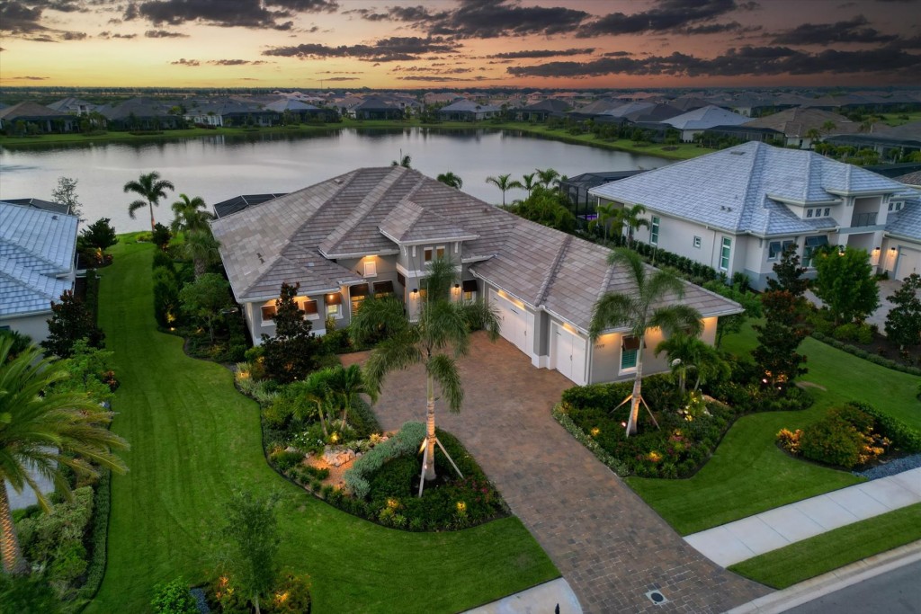 Luxurious Mapleton Estate Haute Residence by Haute Living