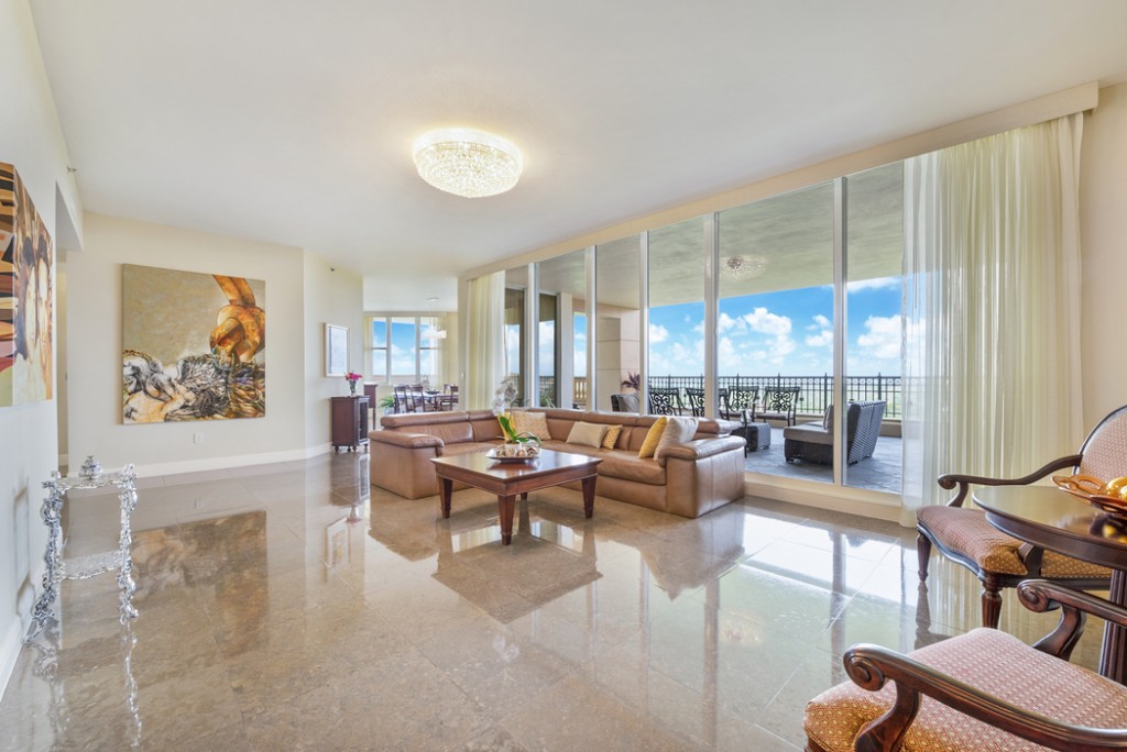 Mauricio J. Barba Presents An Elegant Condo At Gables On The Green In
