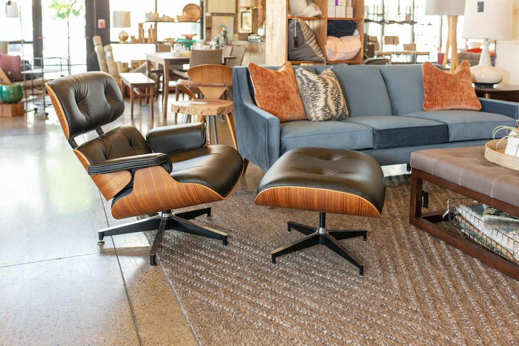 10 Iconic Lounge Chairs with Footstools