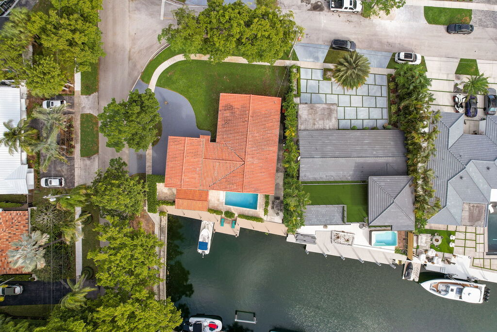 Wesley Ulloa And Bianca Guevara Present A Modern Waterfront Home In