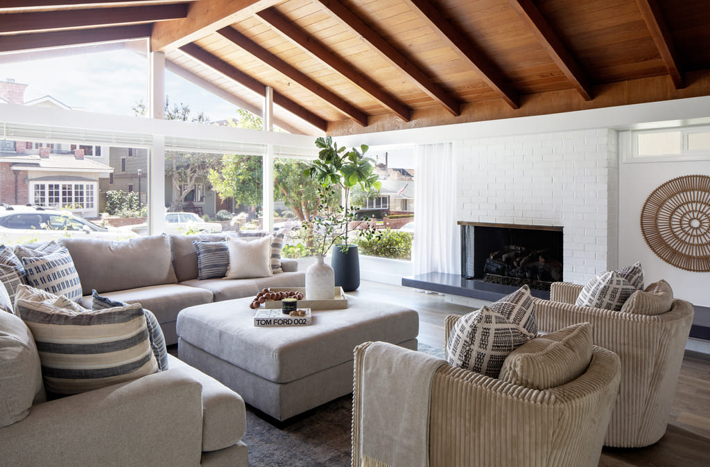 Timothy Norman Tamura Presents A Gorgeous Ranch-Style Residence In Corona del Mar