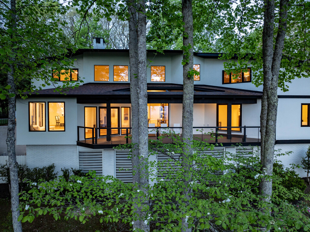 Laura Livaudais Presents A Renovated Mid Century Modern Home With Views In Asheville