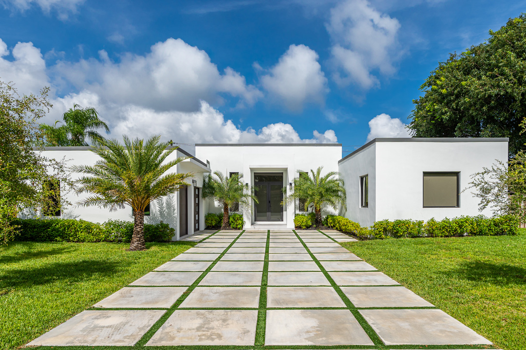 LUXE Forbes Global Properties